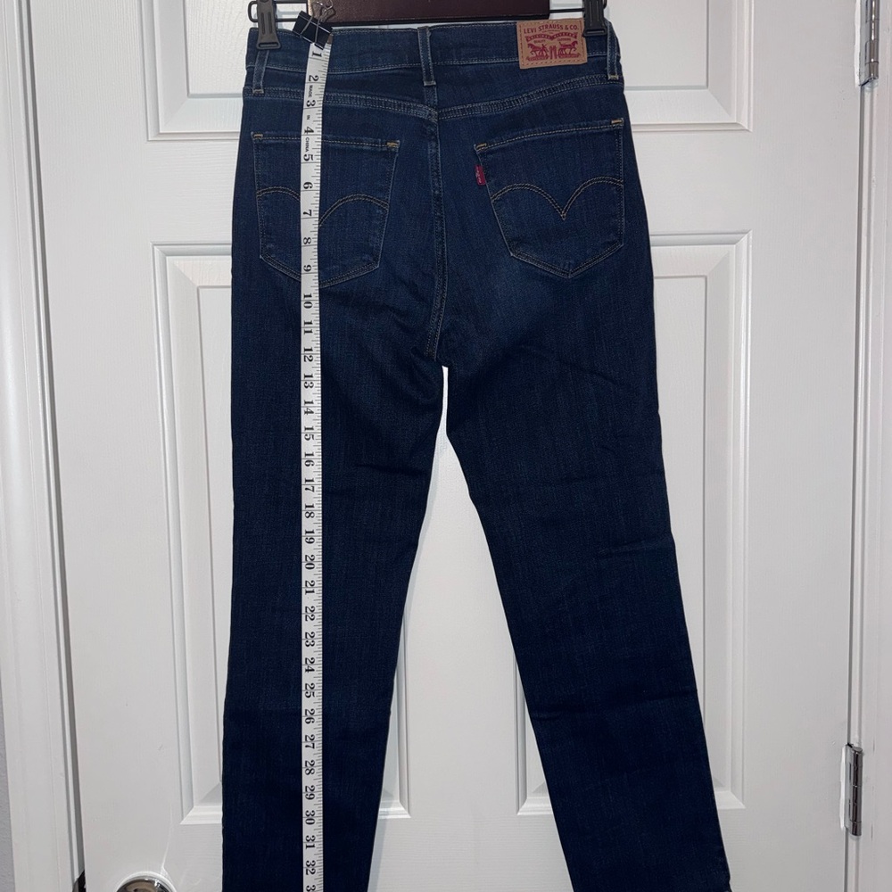 Levi’s 724 High Rise Straight Crop Jeans - Picture 5 of 8